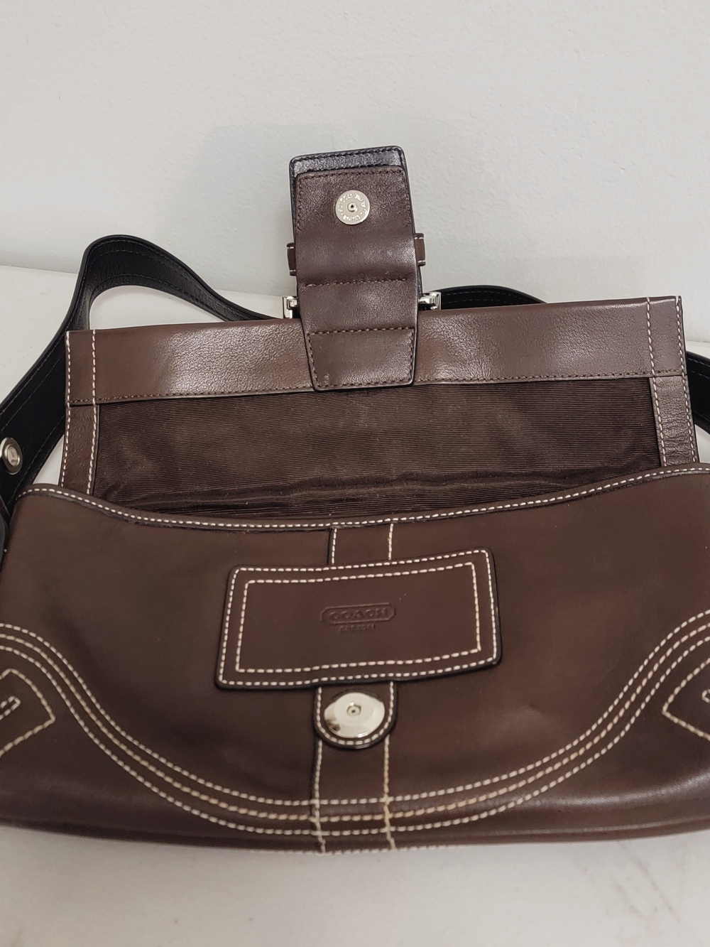 Vtg 2004 Coach Soho Dark Brown Leather Flap Baguette Bag 9212 - Picture 9 of 11